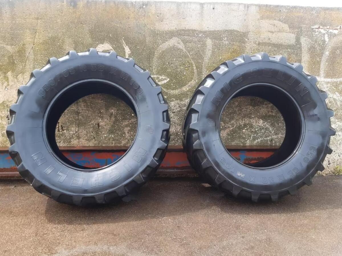 Verkaufe 2 Michelin XM 108 Traktorreifen 650/65 R38 1