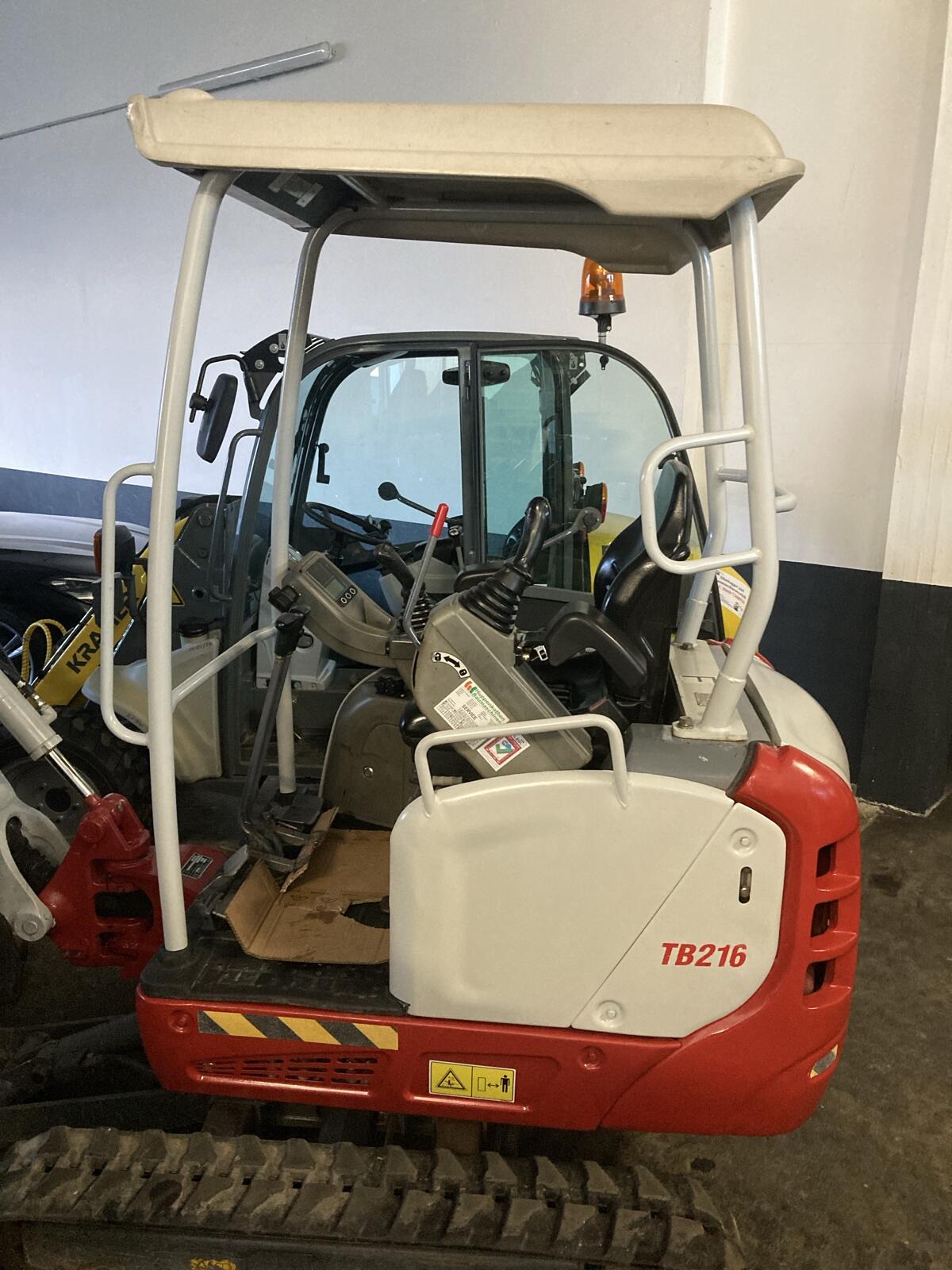 Takeuchi TB 216 ÜB Minibagger Powertilt 1