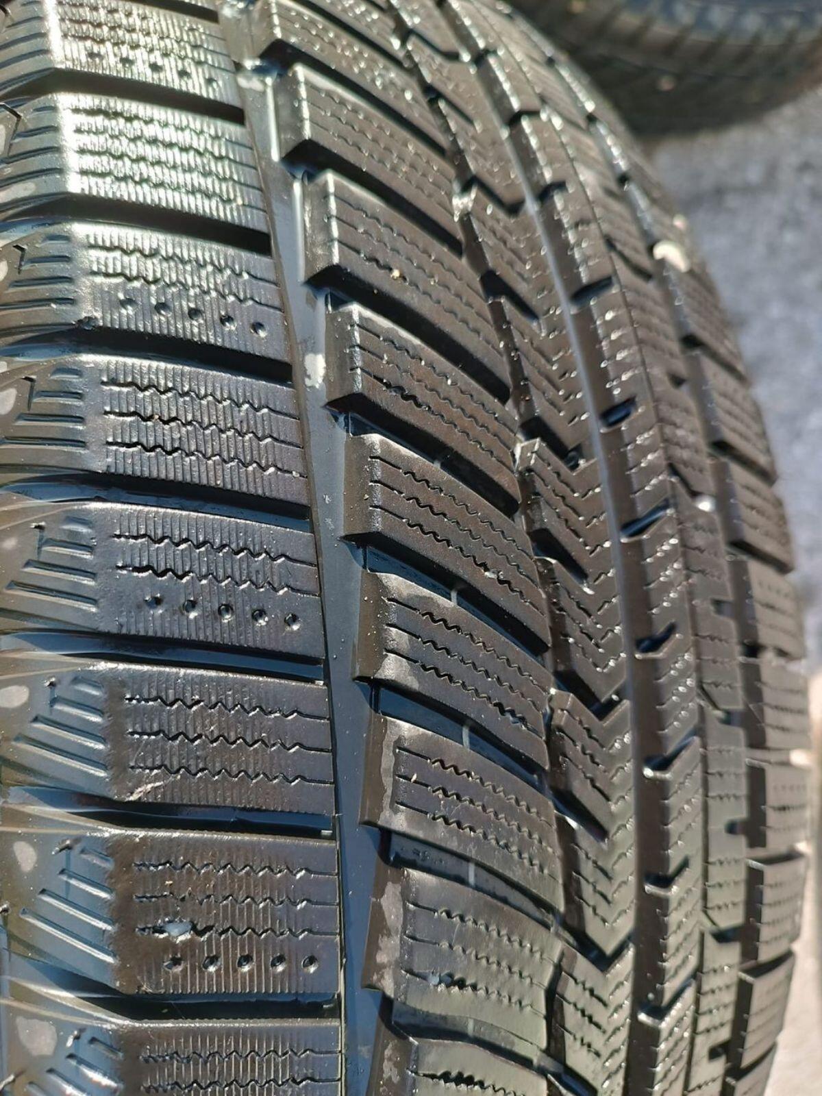 Suzuki Winterreifen auf Alufelgen 2