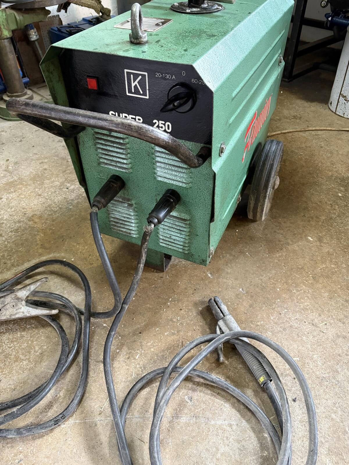 Fronius Schweißgerät 20-250 A 380 V 3