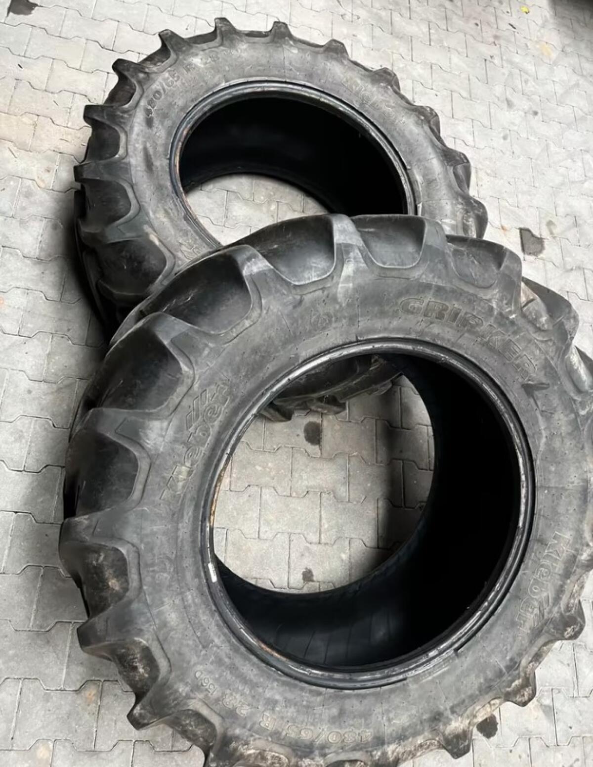 Schlepperreifen Traktorreifen Kleber Gripker 480/65 R28 2