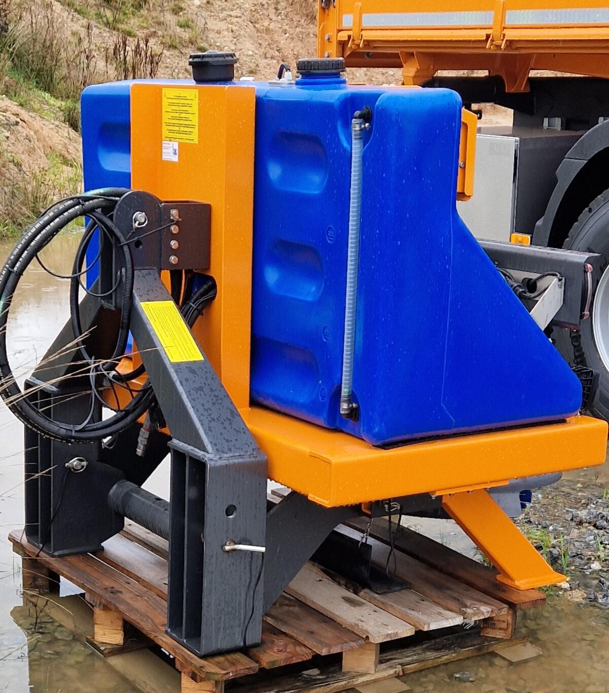 Bucher Feuchtsalzsprüher Gmeiner Salzstreuer Tracon L043 2