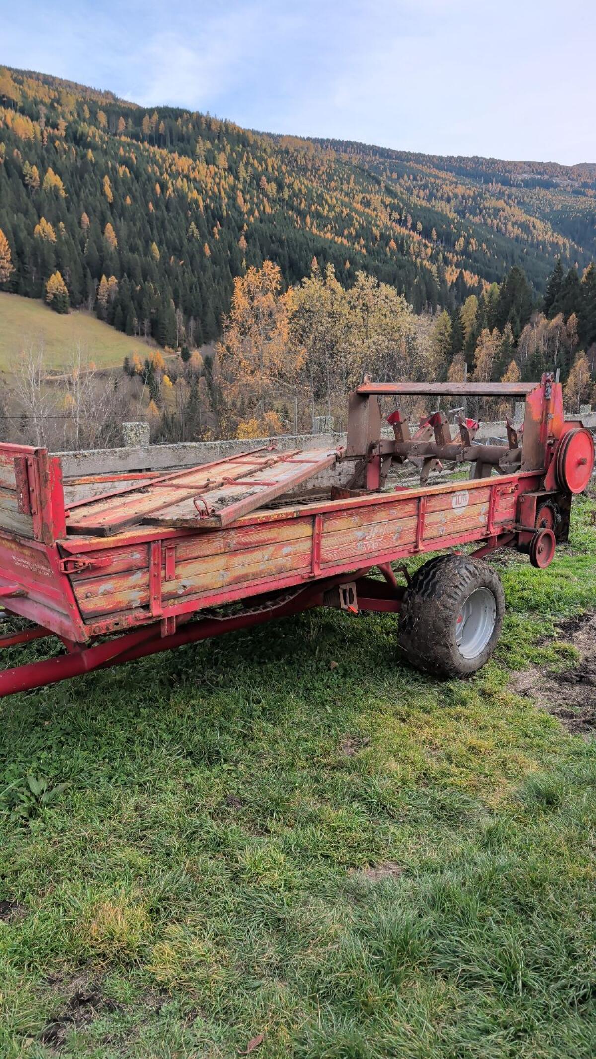 JF AV 40 Miststreuer 2