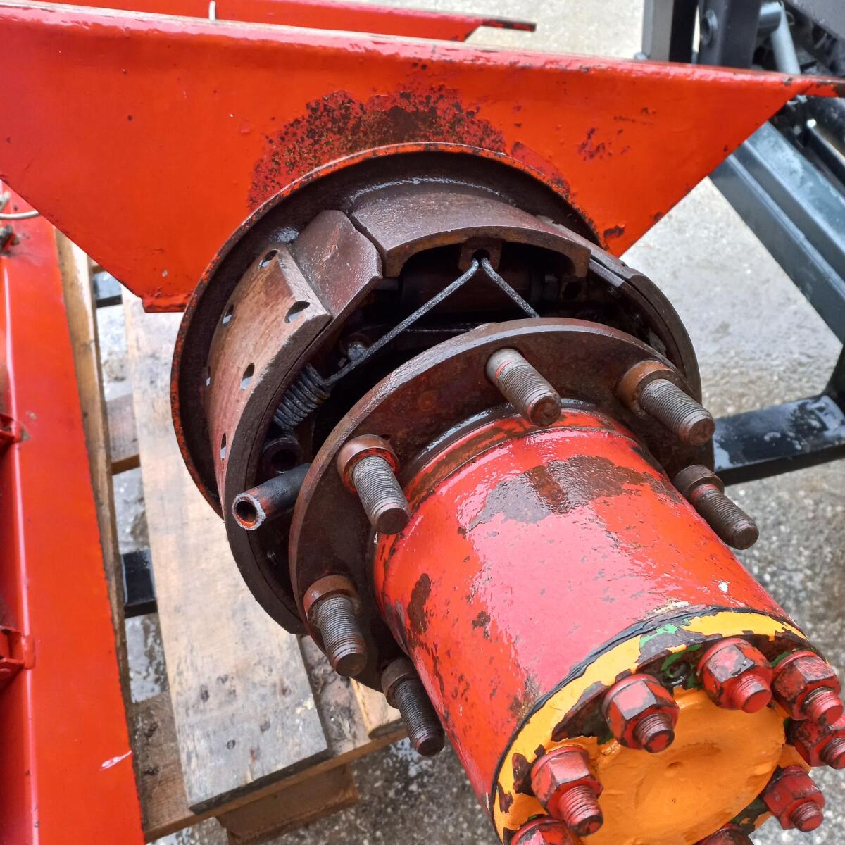 LKW-Achse mit Druckluftanlage 2