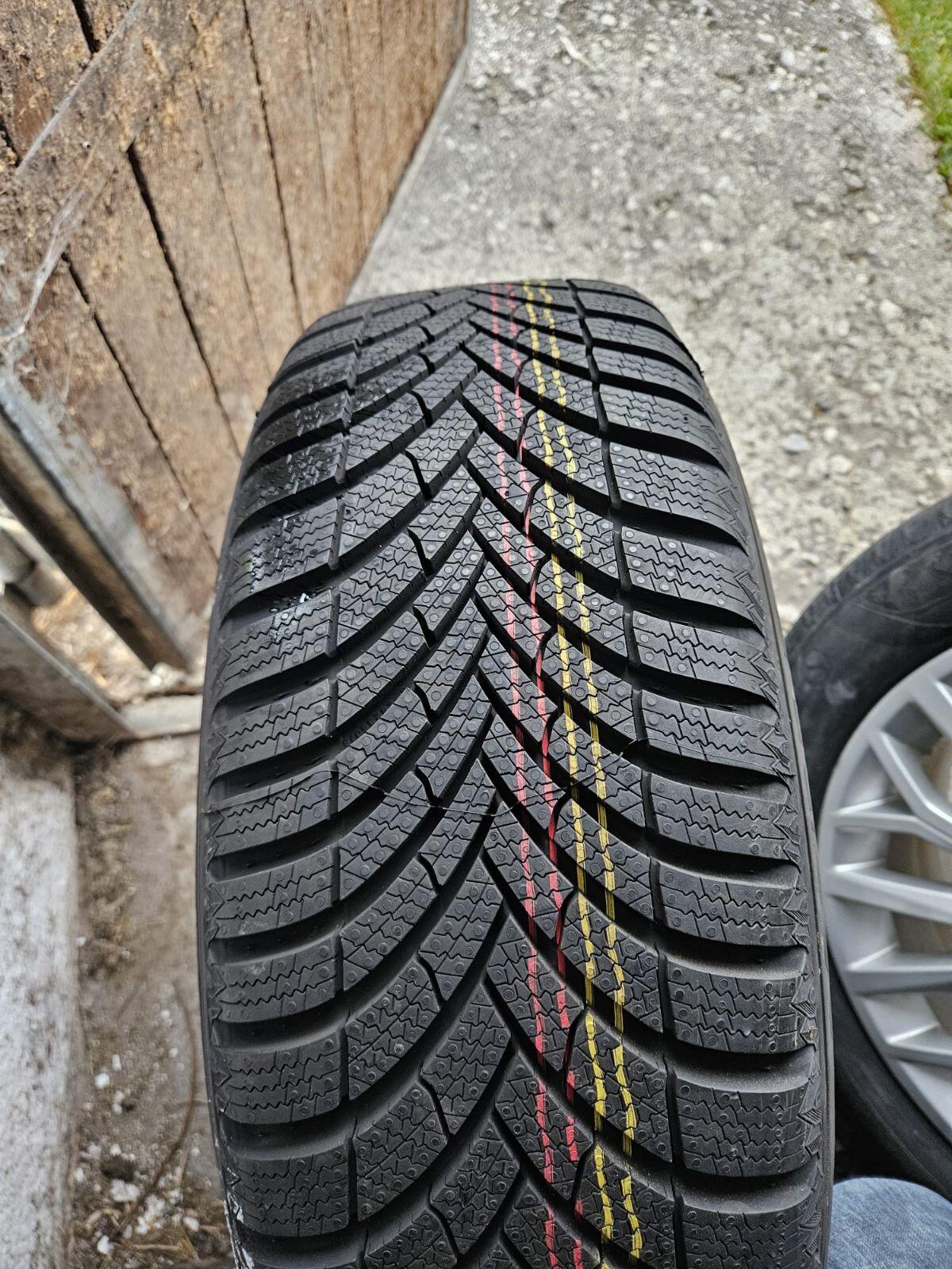 Winterreifen auf Alufelgen 3