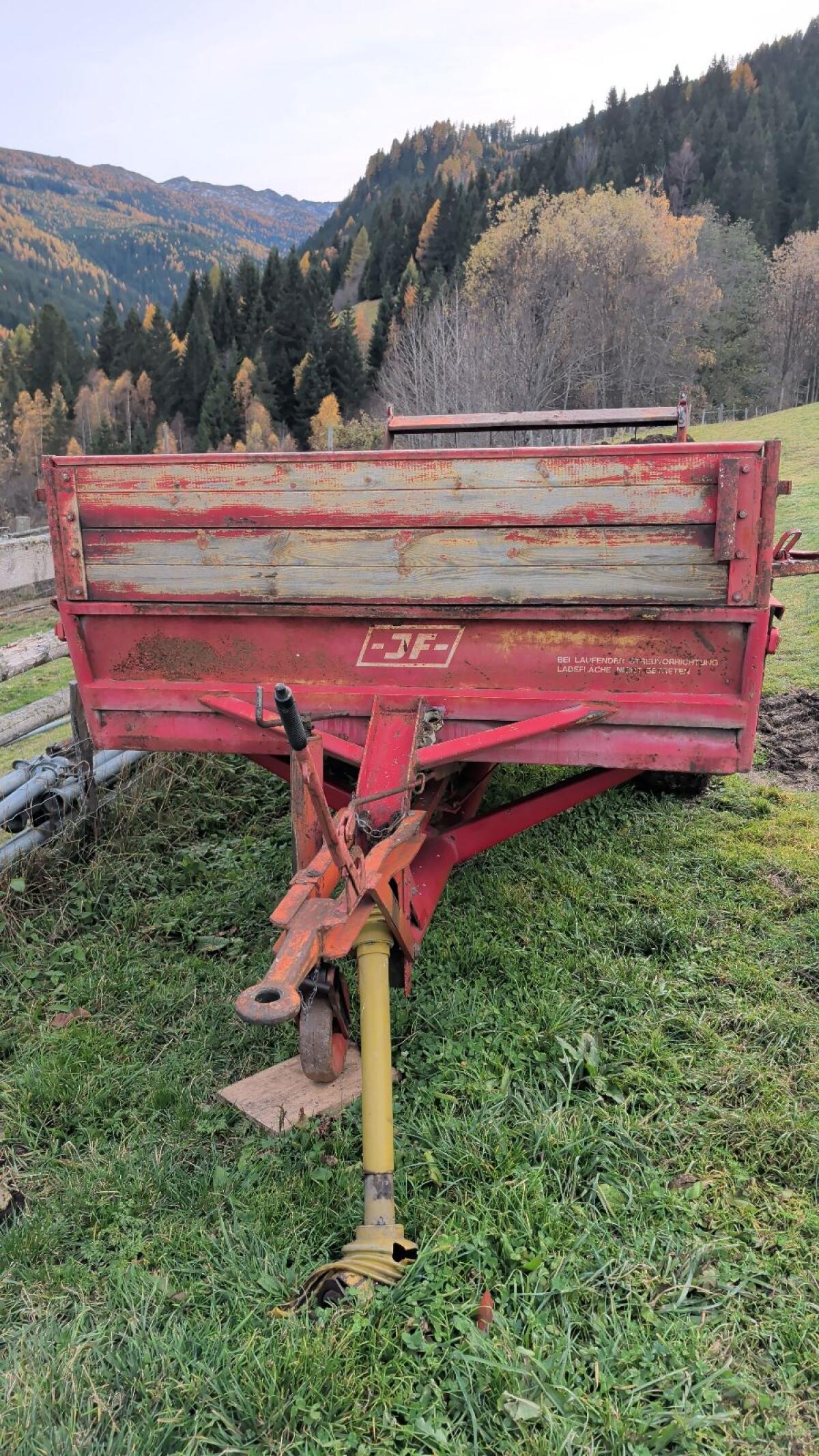 JF AV 40 Miststreuer 1