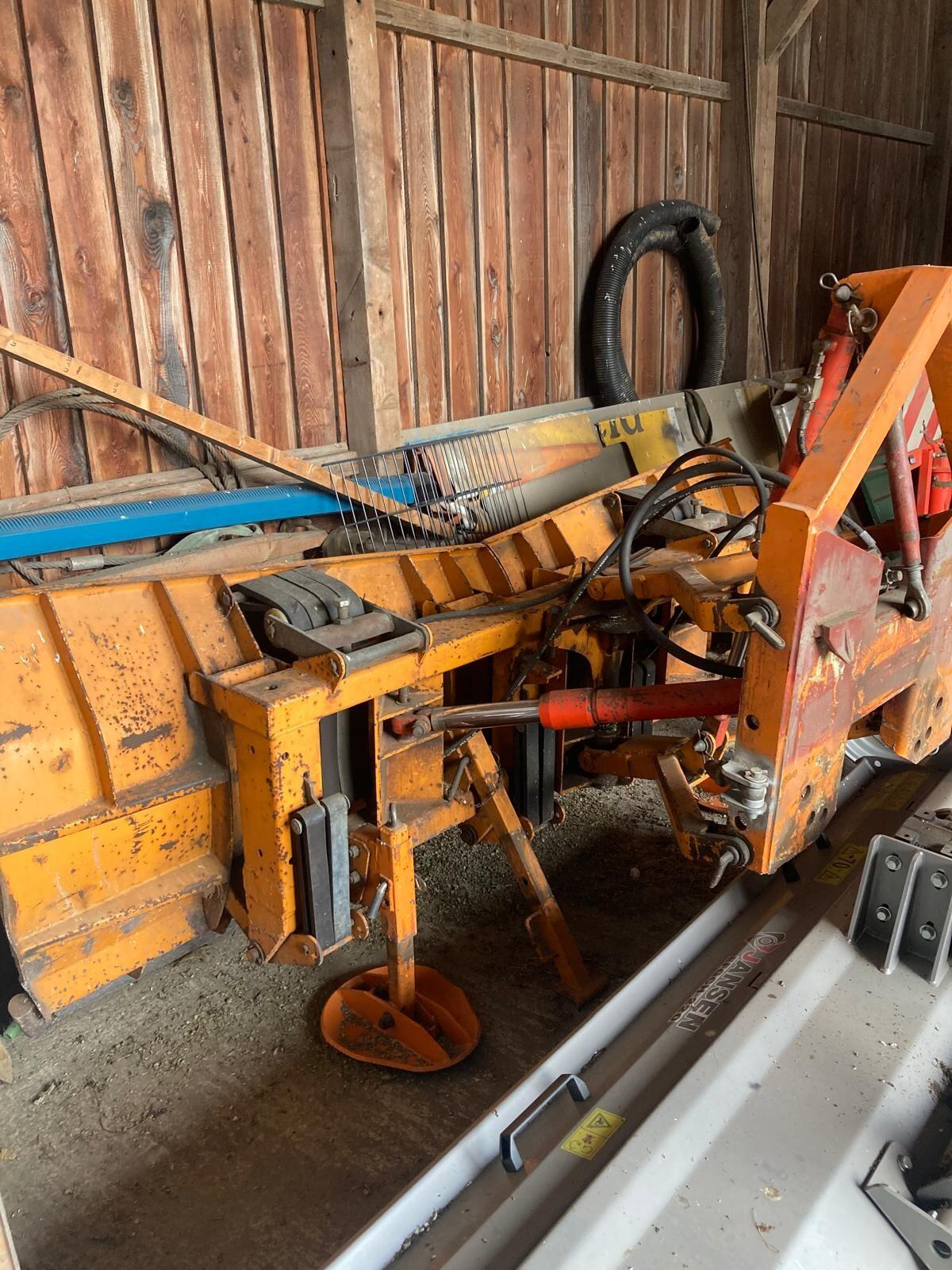 Schneepflug DS 240 2