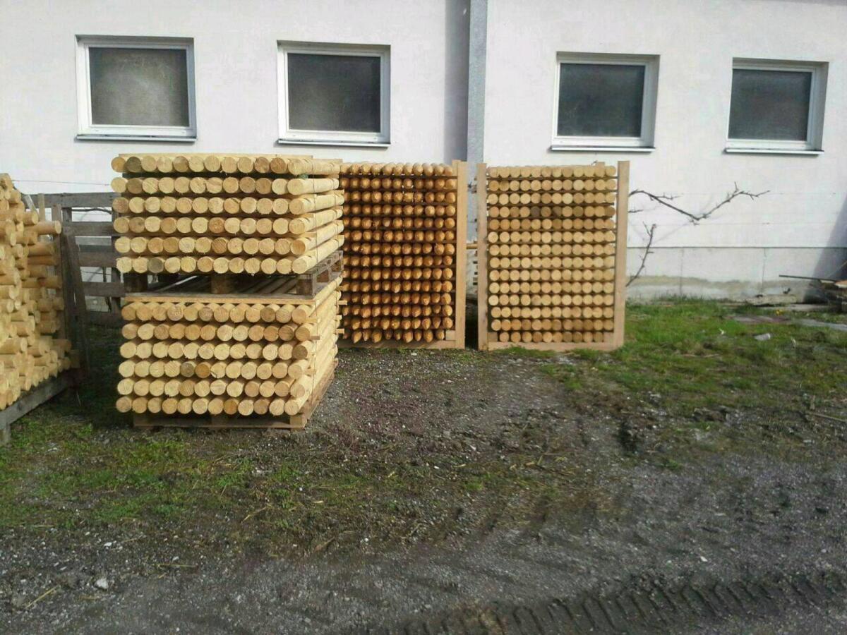 Zylindrisch gefrästes Rundholz 1