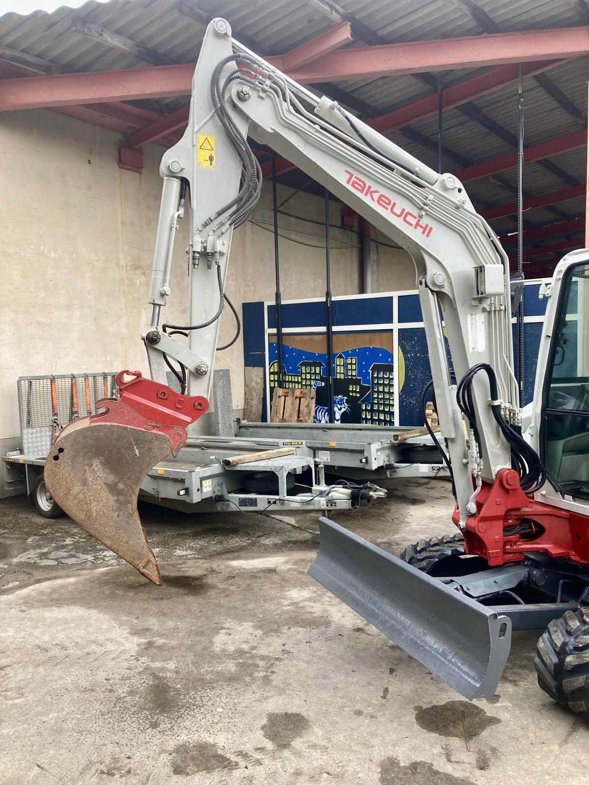 Takeuchi Minibagger TB 240, neues Löffelpaket, alle Leitungen 3