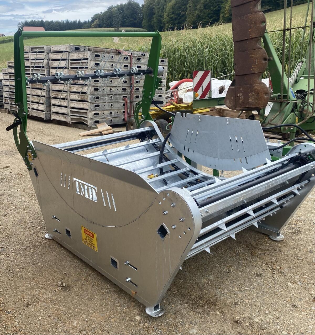 Ballenauflöser TMB Spider mit Strohverteiler 2