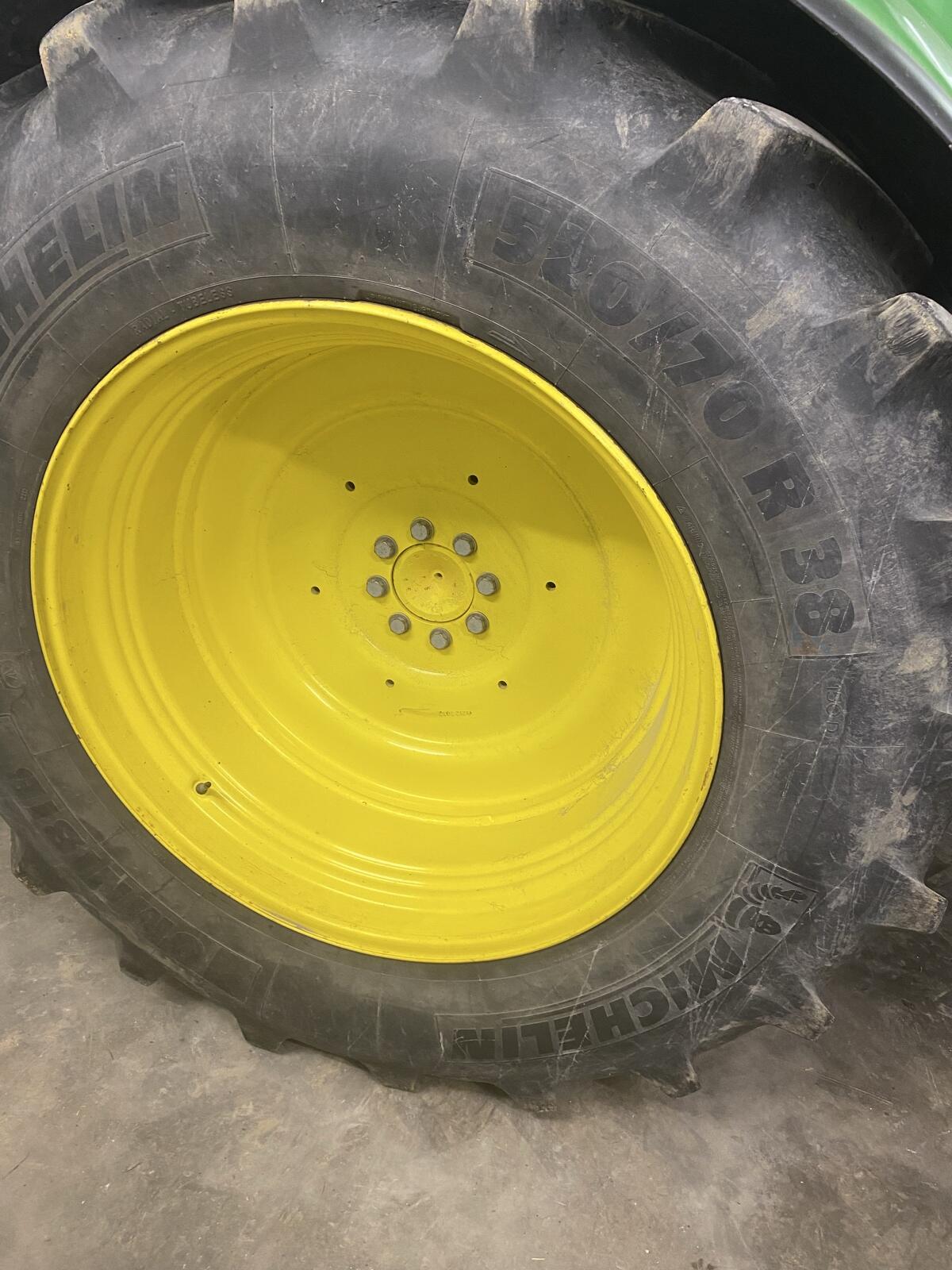 Reifen 520/70 R38 Neuwertig 480/70 R24 3