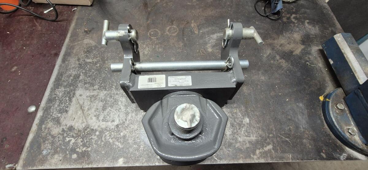 Scharmüller Anhängebock Massey Ferguson 2