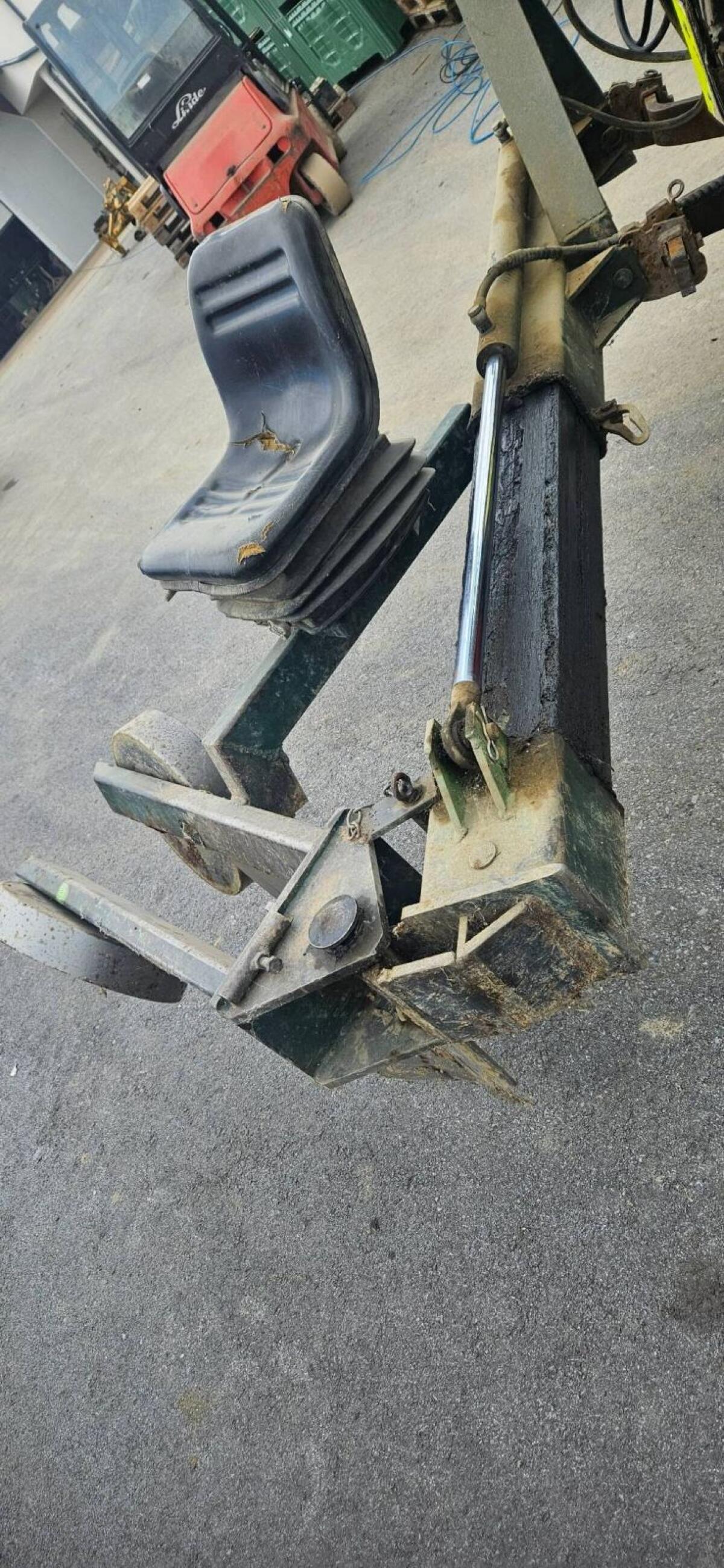 Baumsetzmaschine inkl. Aufreißhacken 1