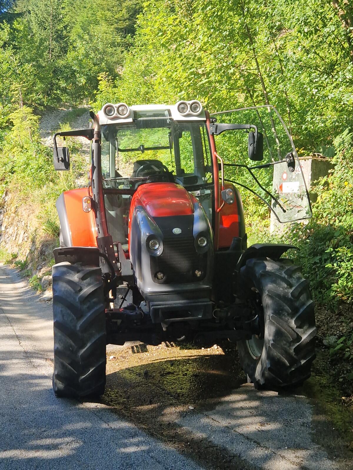 Lindner Geotrac 104 – 50 km/h, Klima, gefederte Achse 3