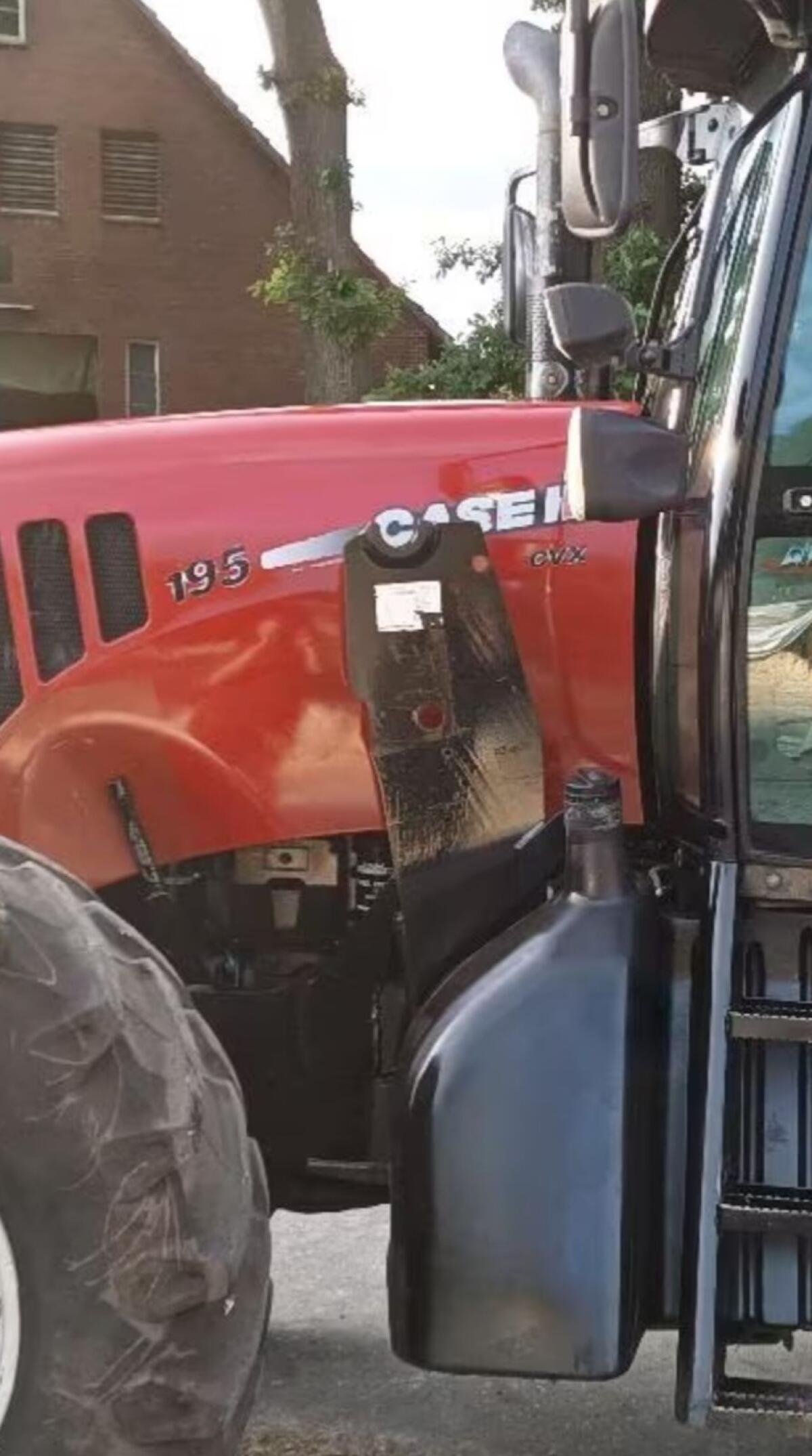 Suche Frontladerkonsole für Steyr CVT oder Case CVX S-Matic 2