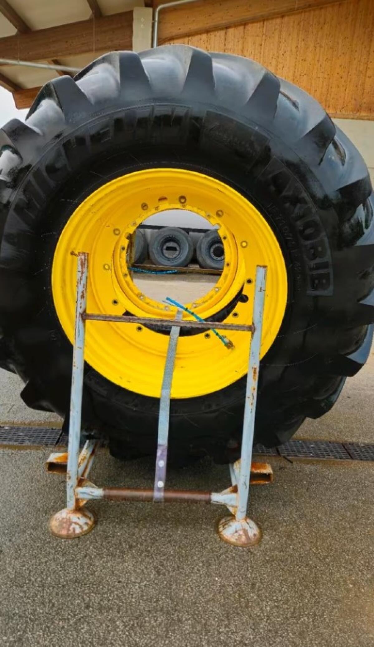 Traktorreifen Michelin Axiobib 710/75 R42 2