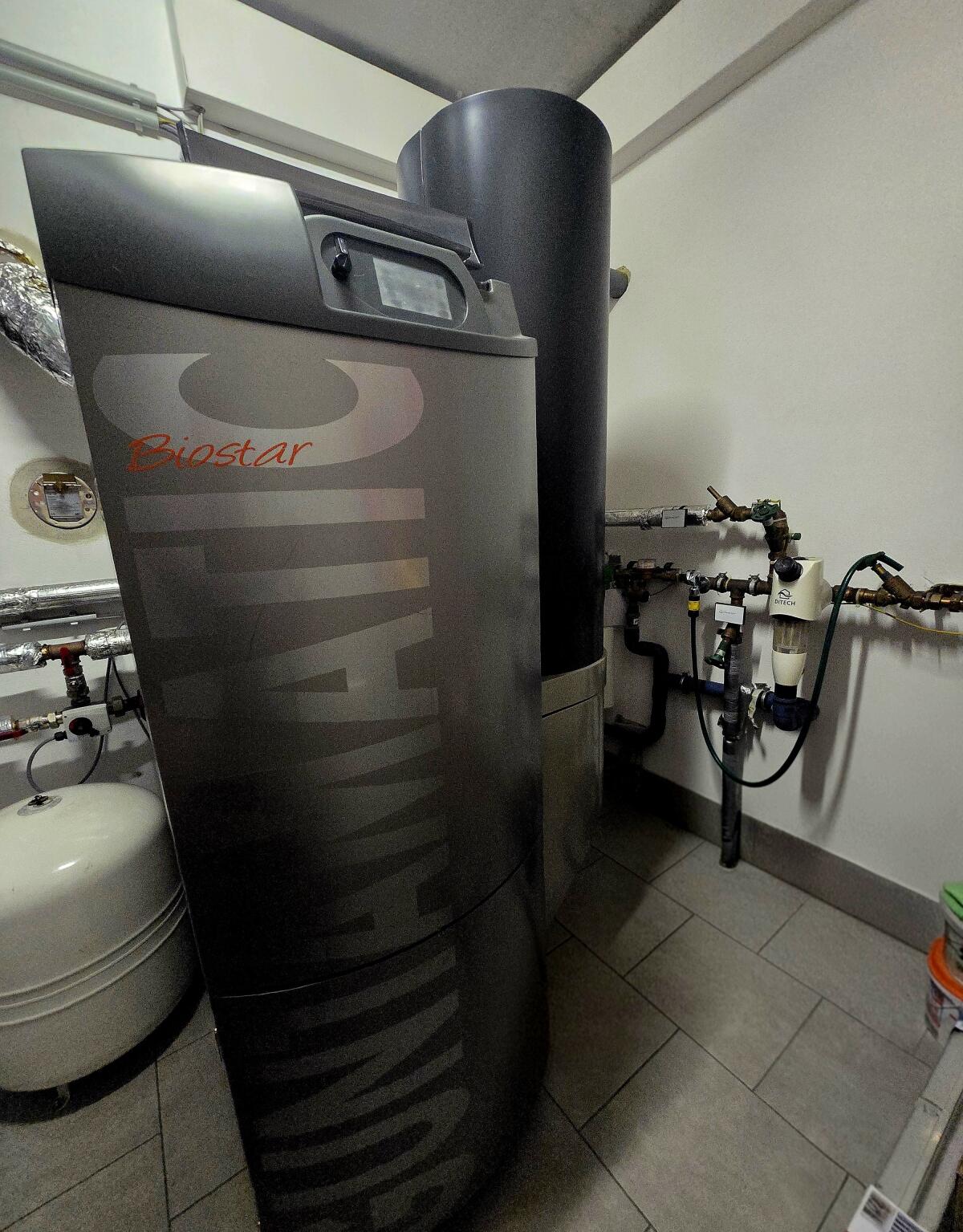 Pelletheizung Guntamatic 23 kW, 5 t Lager – TOP Zustand 3