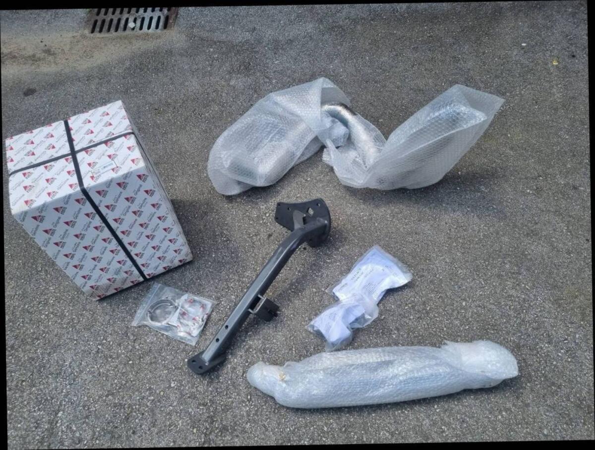 Verkaufe Auspuff für Zwischenachs-Anbau für Vario 211v S3 1