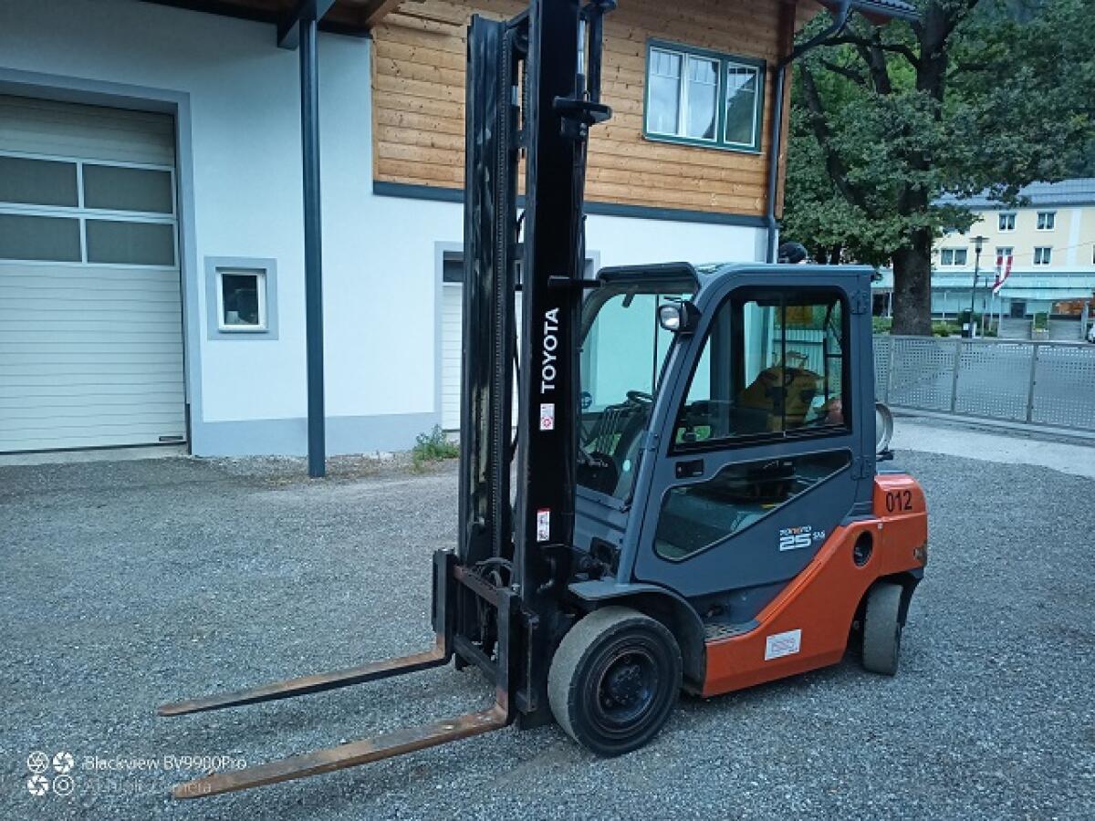 Gabelstapler Toyota 8 FGF 25 1