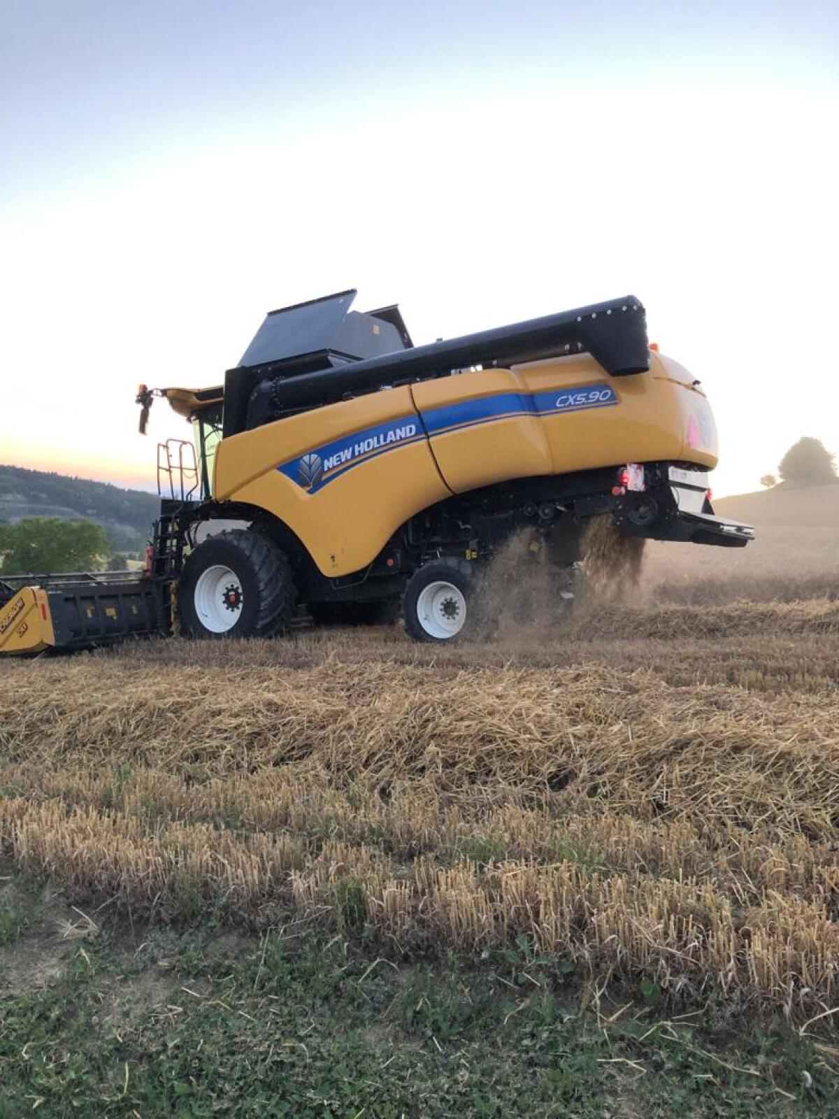 Mähdrescher New Holland CX 5.90 Lateral 4x4 2