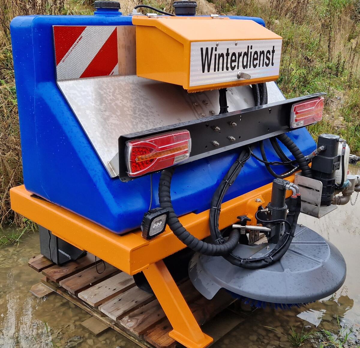 Bucher Feuchtsalzsprüher Gmeiner Salzstreuer Tracon L043 1