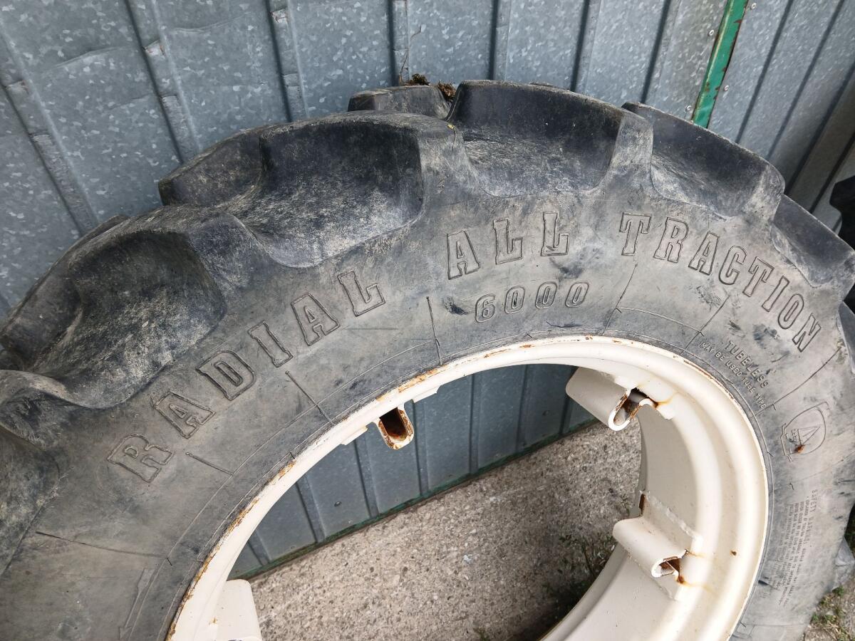 Kompletträder 9.5 R 24 2