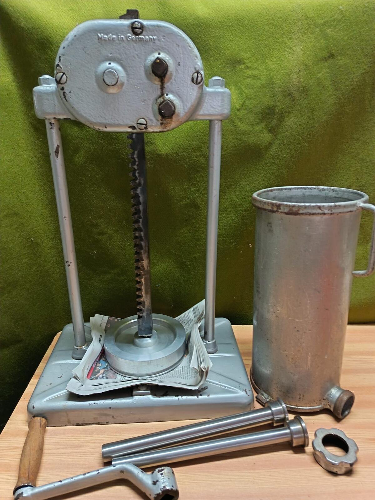 Wurstfüllmaschine 1