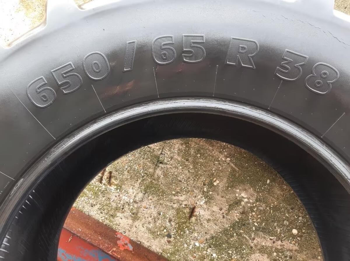 Verkaufe 2 Michelin XM 108 Traktorreifen 650/65 R38 3