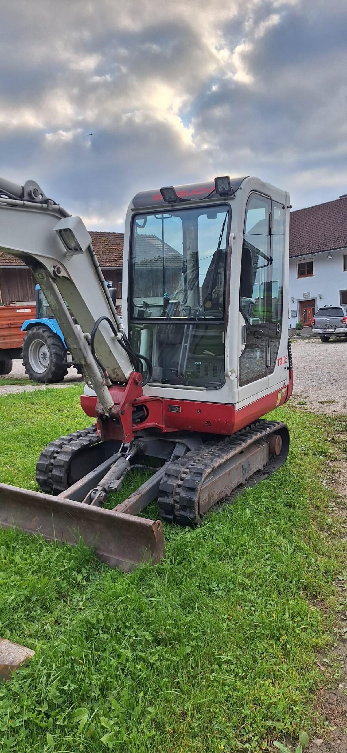 Takeuchi TB 125 2