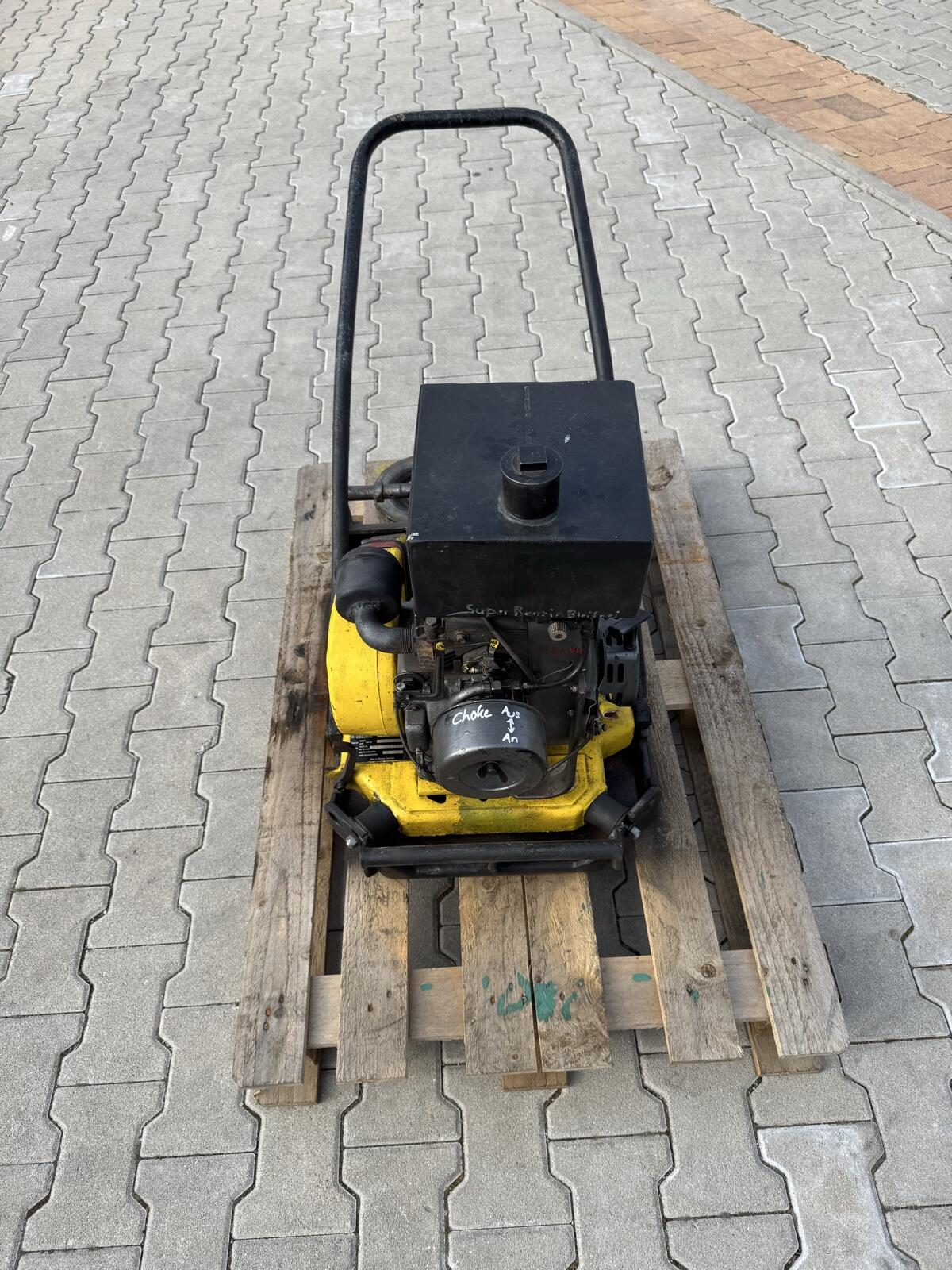 Rüttelplatte Vibromax AVS 1.300B 2