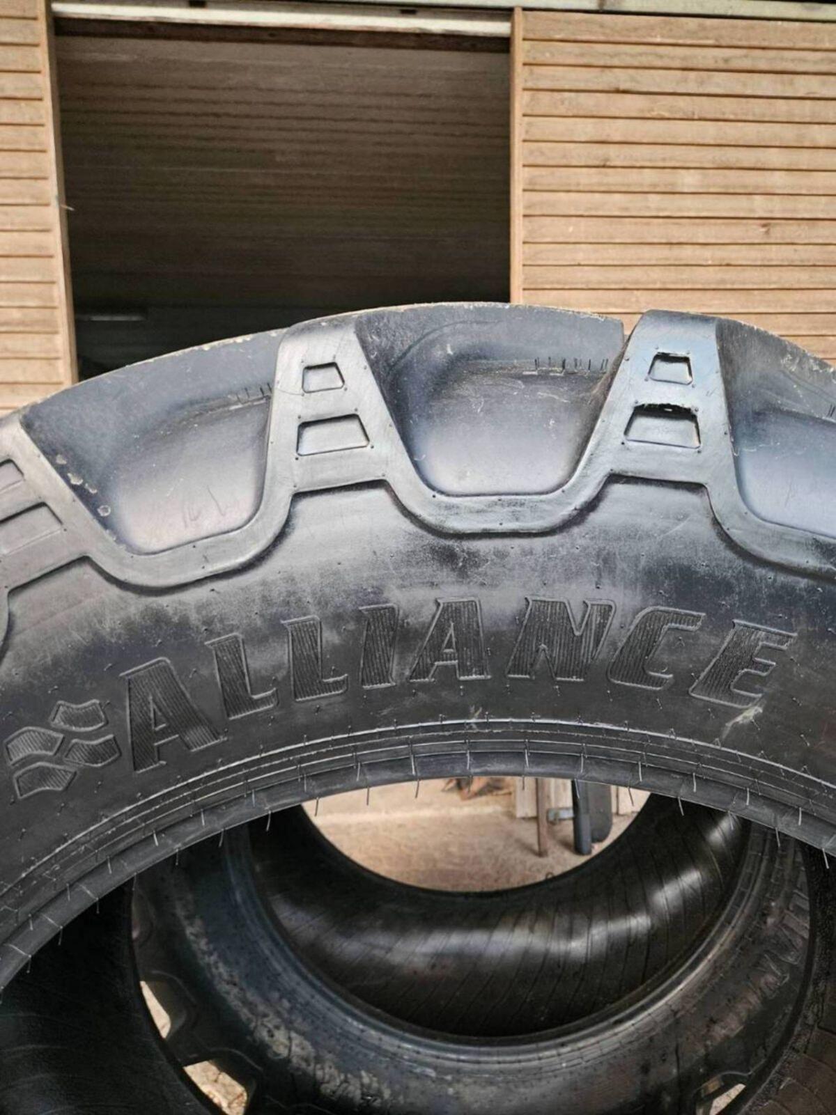 650/65 R42 170D Alliance Agristar365 2