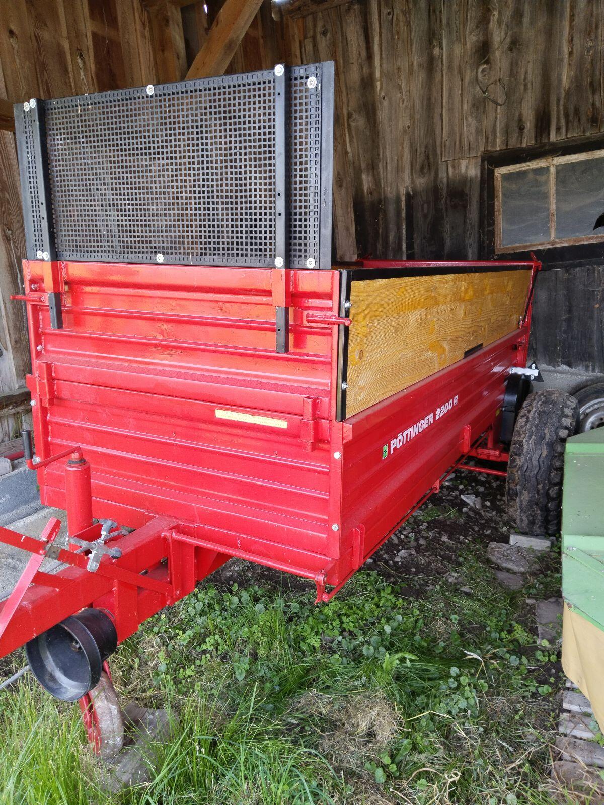 Miststreuer Pöttinger B 2200 1