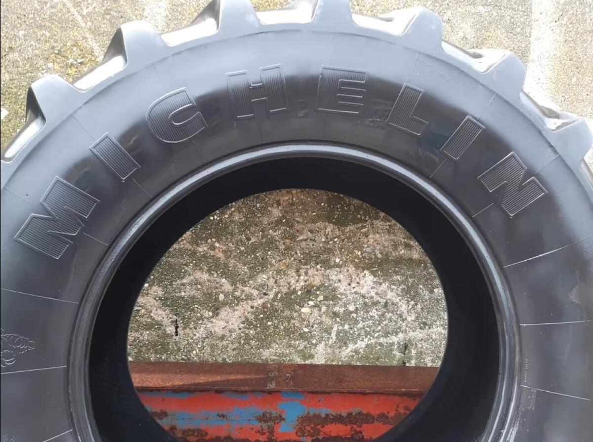 Verkaufe 2 Michelin XM 108 Traktorreifen 650/65 R38 2