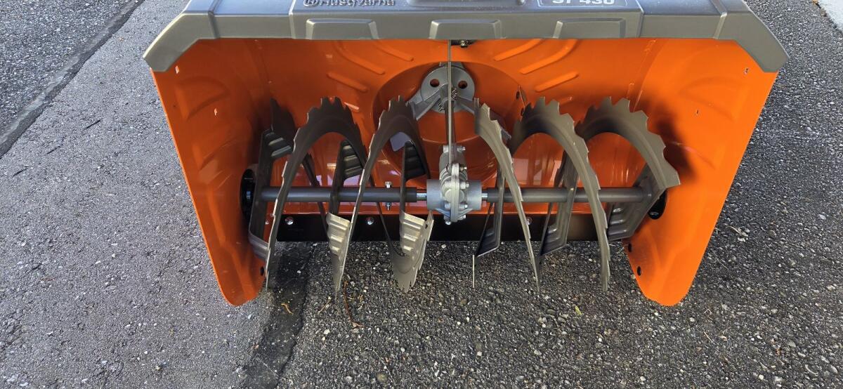 Husqvarna Schneefräse ST430 2