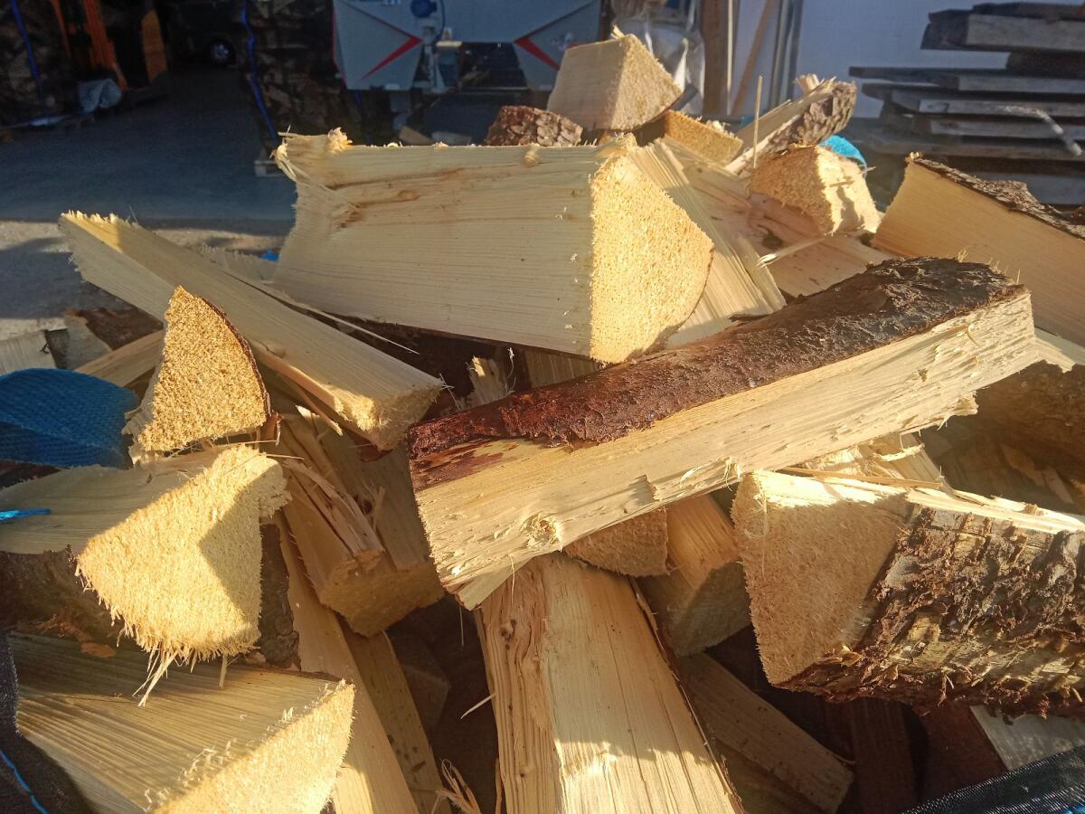 Buchenbrennholz, Brennholz weich, Hackschnitzel, Scheitholz 3