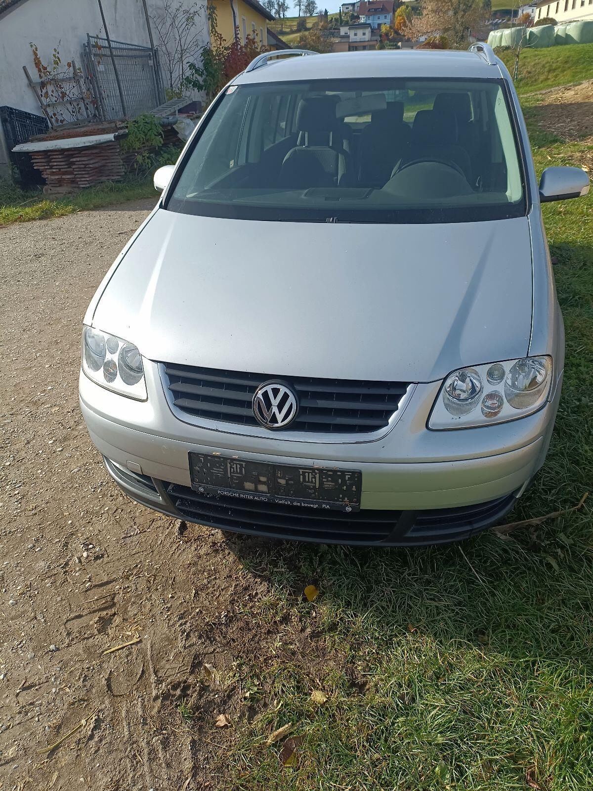 VW Touran Trendline TDI 2