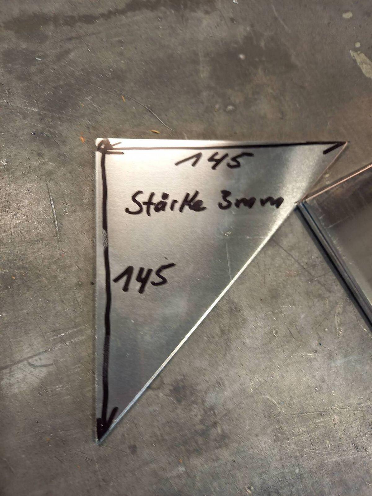 30 Alu-Blech-Ecken 145x145x3 2