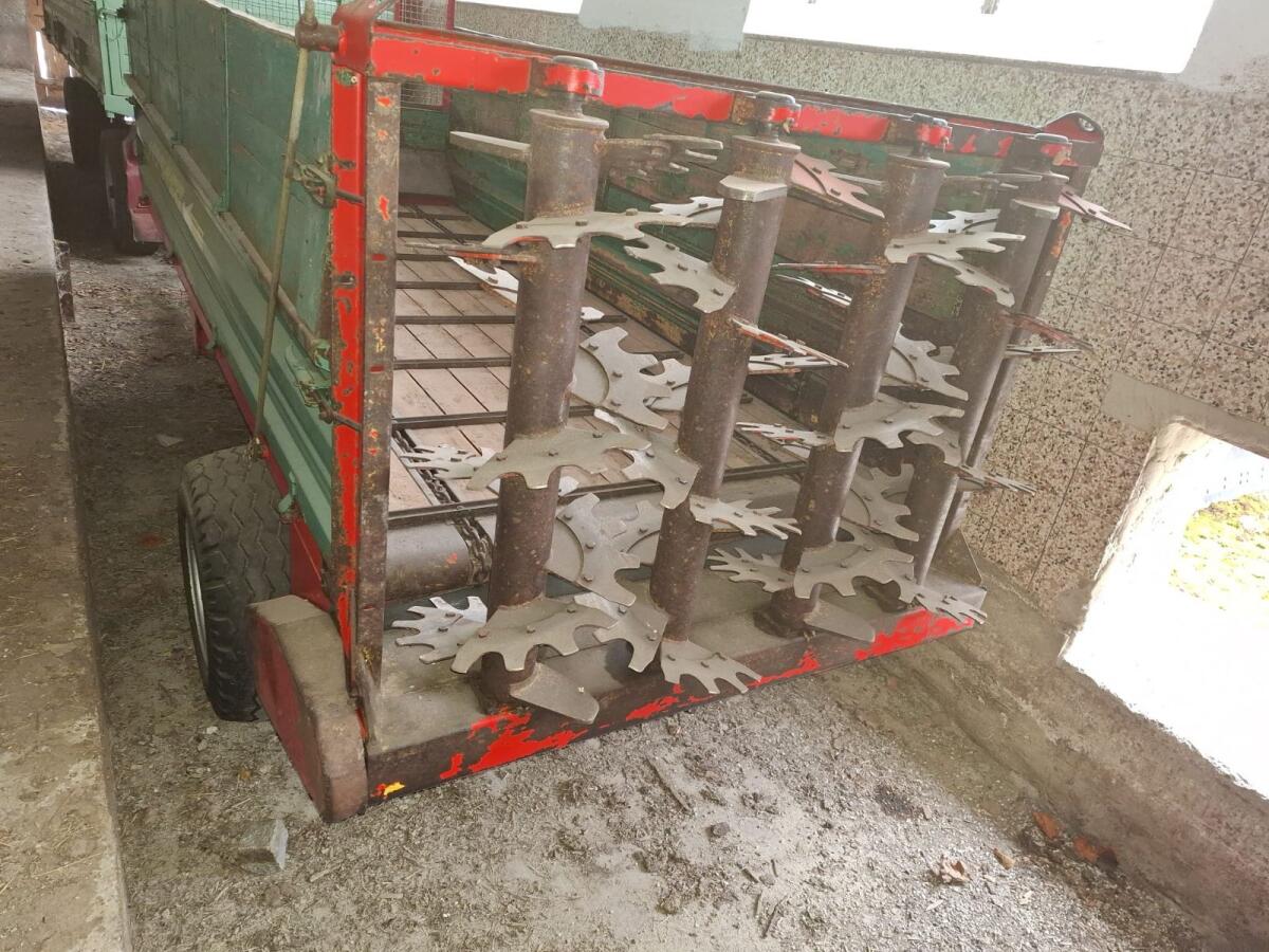 Kirchner Miststreuer T55 mit stehenden Walzen 2