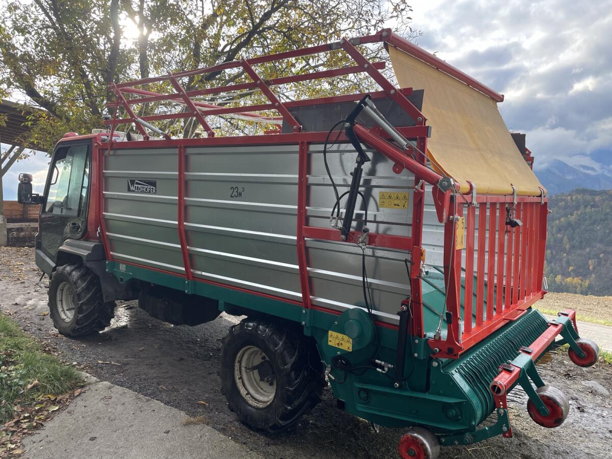 Waldhofer Ladewagen XL für Lindner mit Allradlenkung 2