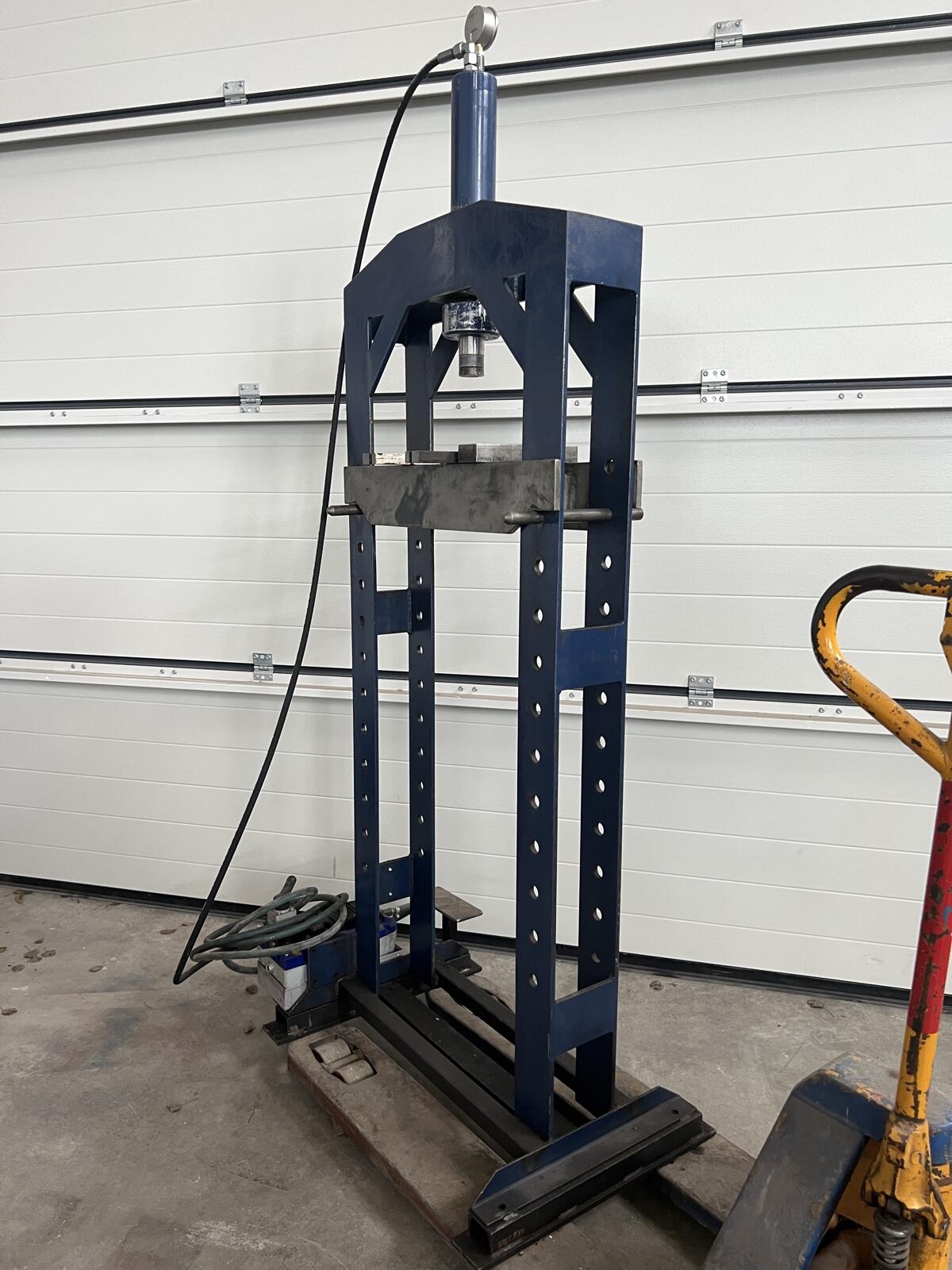 Werkstattpresse der Marke Ravaglioli Cadriano 2