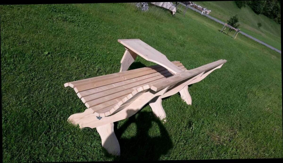 Hausbank, Gartenbank aus Tanne / Fichte mit Tisch 3