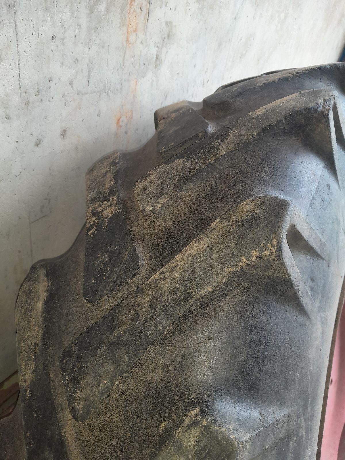 12,4/28 Reifen von Steyr 1