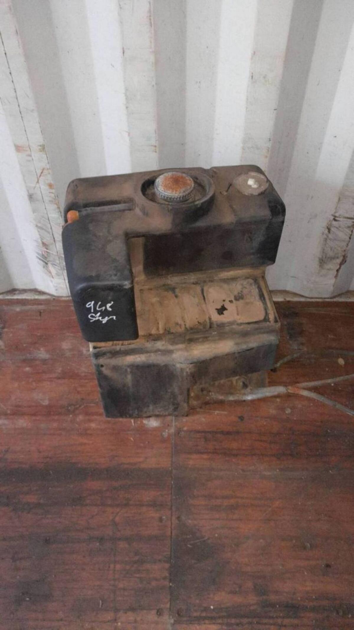 Kraftstofftank Steyr 948 2