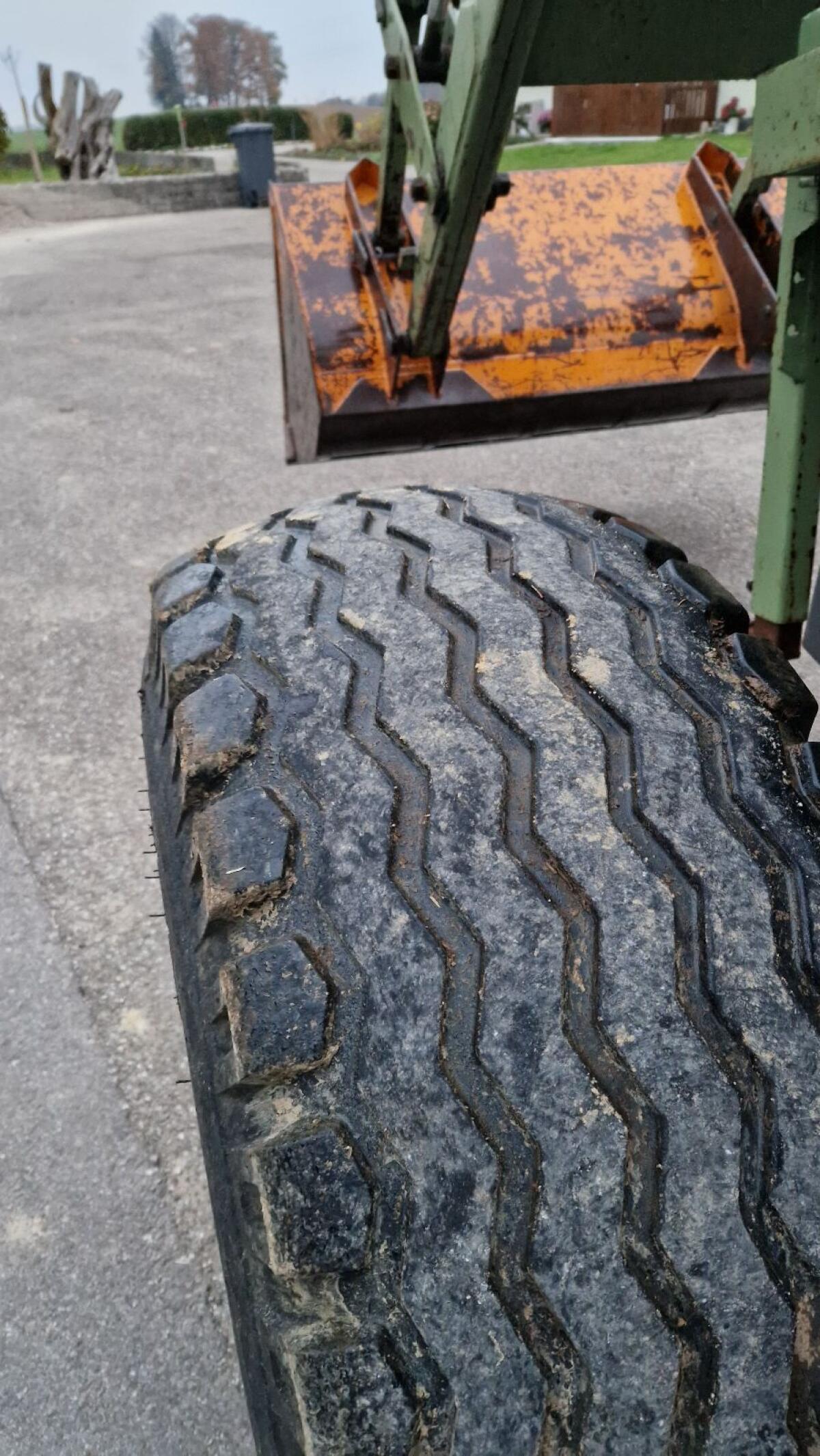 Fendt Farmer 307 LS + Frontlader + Pflegebereifung 3