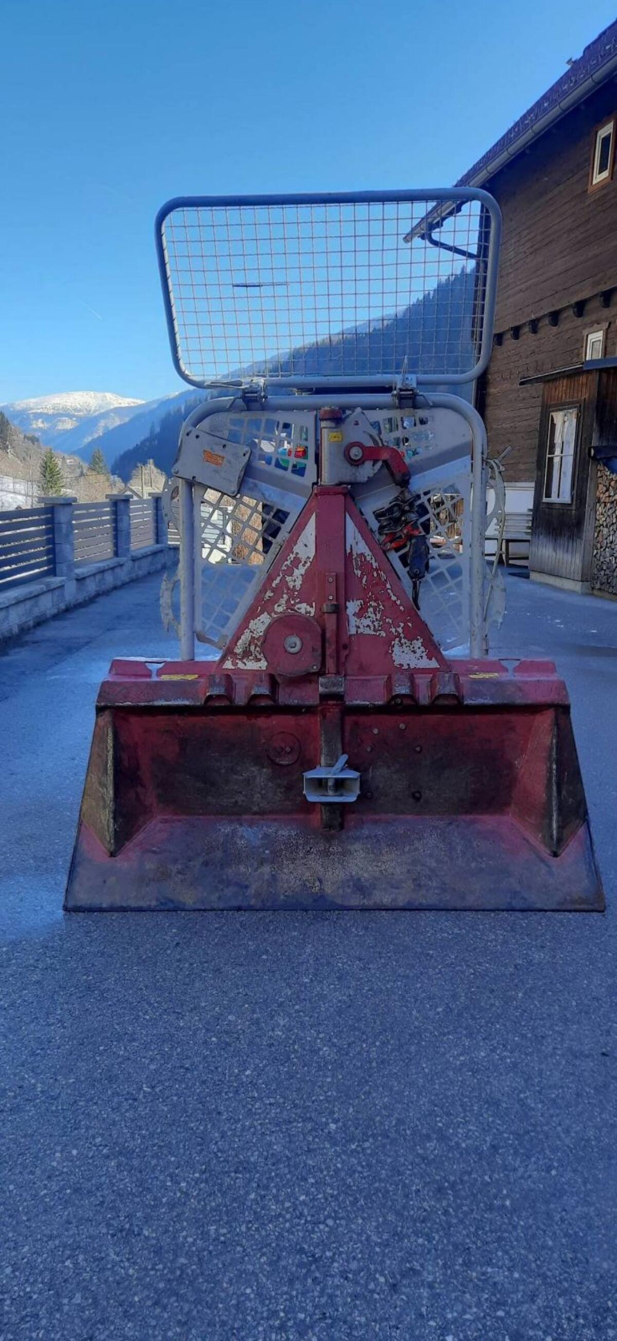 Tajfun EGV-65 AHK mit Funk 1