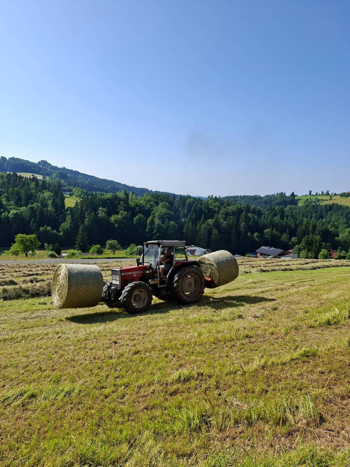 1. Schnitt Heuballen 2025 3