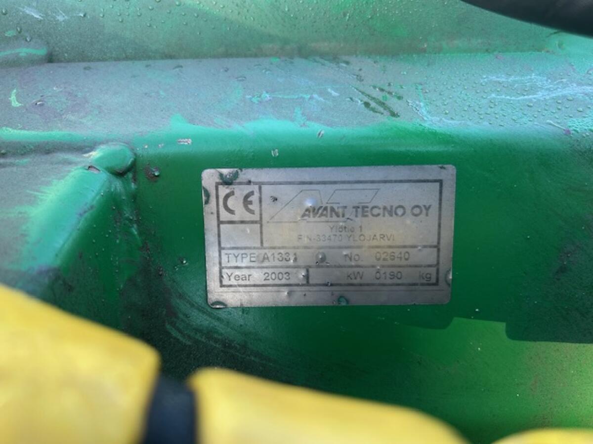 Kehrmaschine AVANT Typ A 1331 mit Euroaufnahme 3