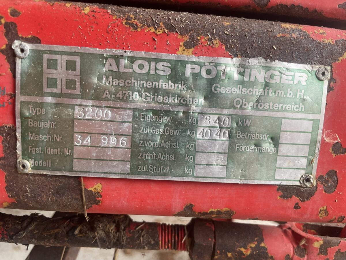 Pöttinger 3200 V Miststreuer 2