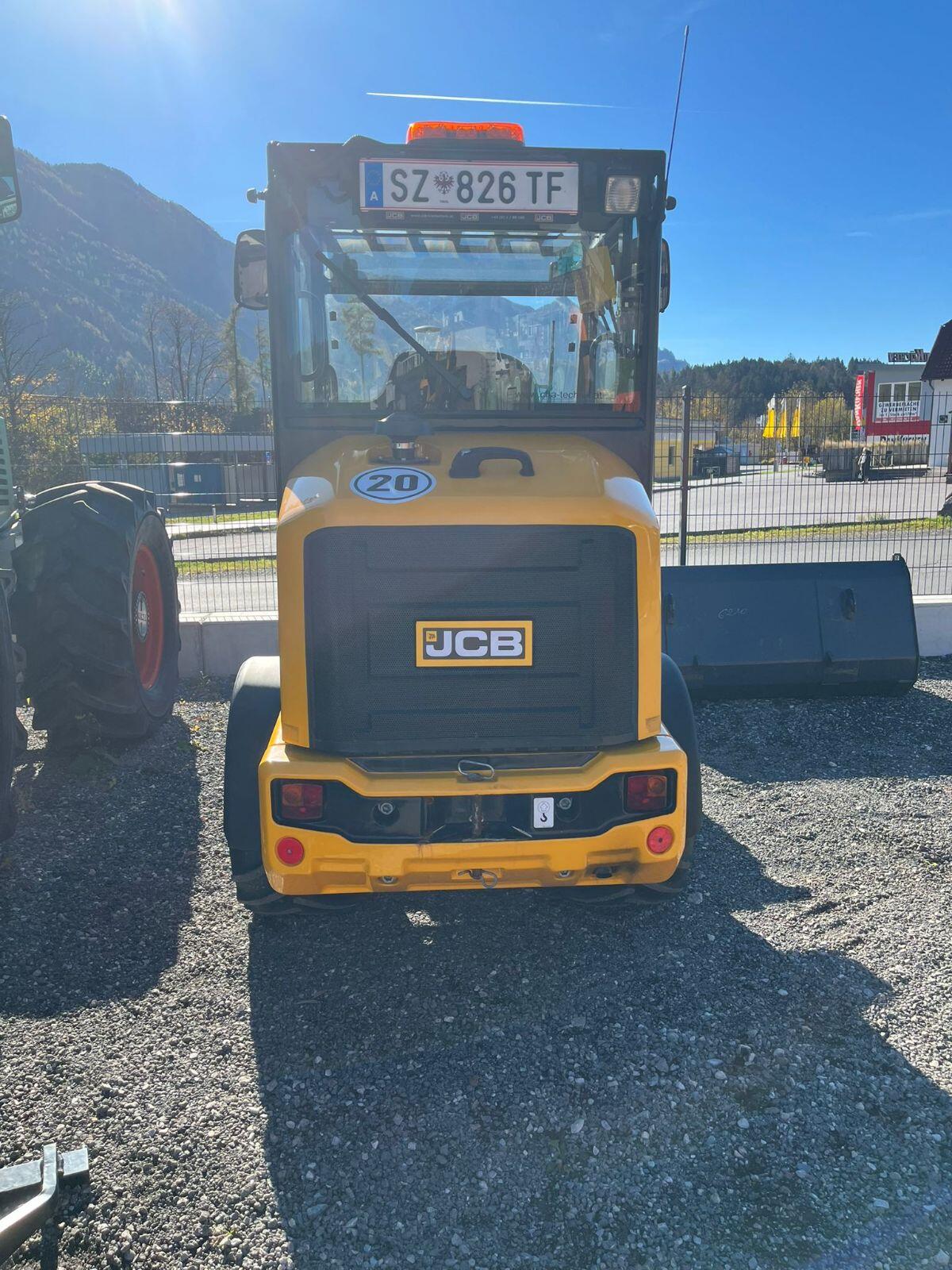 JCB 403 Agri 2