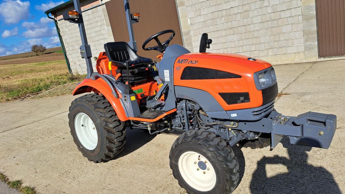 Kleintraktor Kioti CK20 HST in neuwertigem Zustand 1